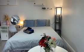 Charming, Cosy Hideaway With Free Wifi, Parking